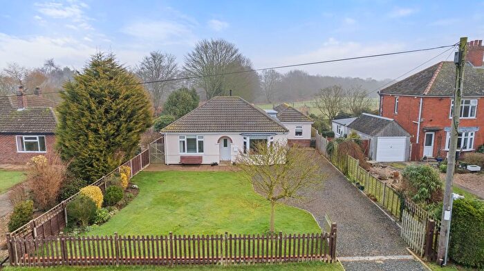 3 Bedroom Detached Bungalow For Sale In Raithby Road, Hundleby, PE23