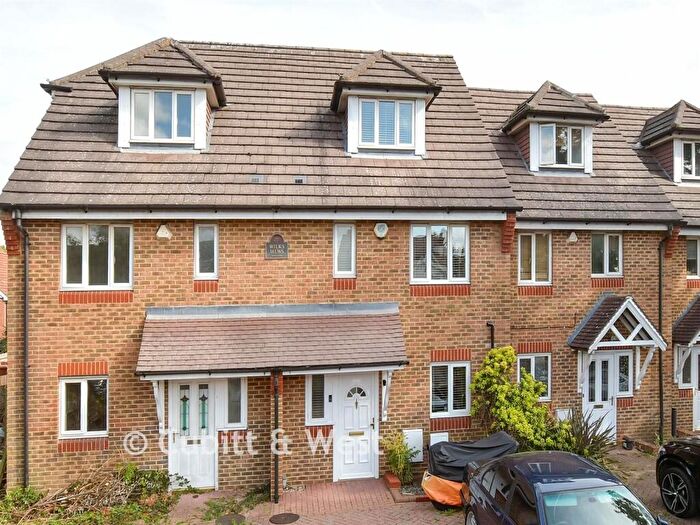 4 Bedroom Mews For Sale In Shirley Road, Croydon, Surrey, CR0