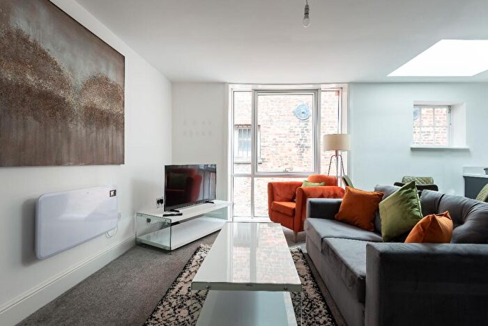 1 Bedroom Apartment For Sale In -Bed Apartment - The Old Embassy, Hull, HU1