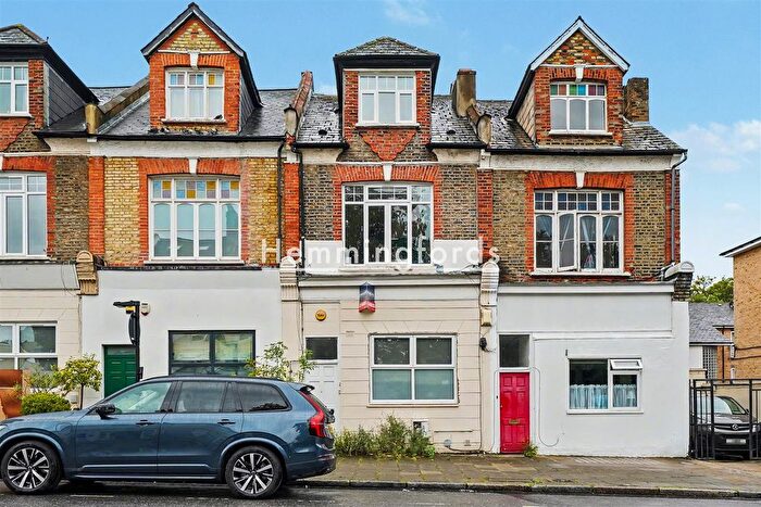 3 Bedroom Maisonette To Rent In Evering Road, Stoke Newington, N16