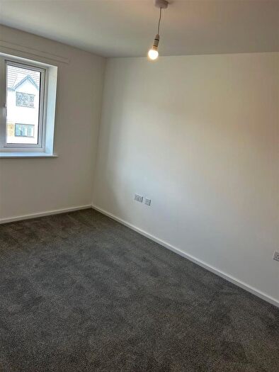 3 Bedroom End Terrace House For Sale In Wiltshire Drive, Patterdown, Chippenham, SN15