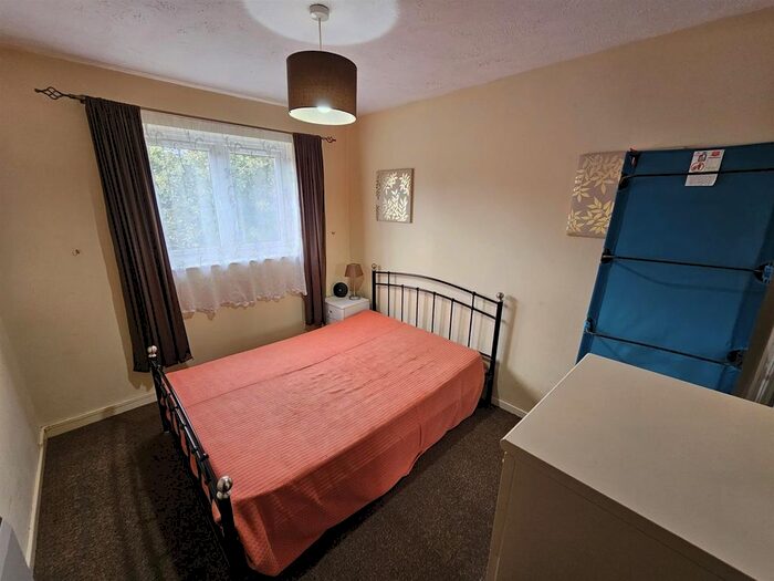 1 Bedroom Flat To Rent In Lowdell Close, Yiewsley, West Drayton, UB7