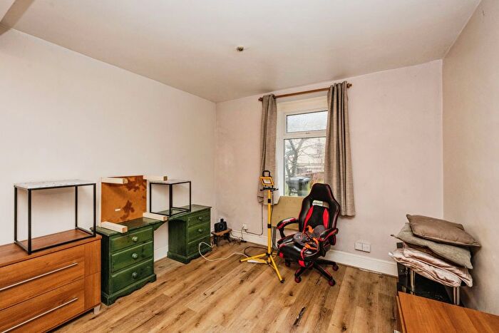 3 Bedroom End Of Terrace House For Sale In Heol Gwys, Upper Cwmtwrch, Swansea, Powys, SA9