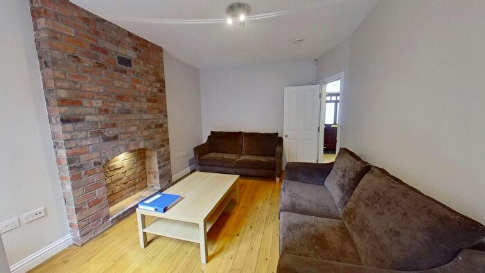 6 Bedroom House To Rent In Balfour Road, Nottingham, NG7