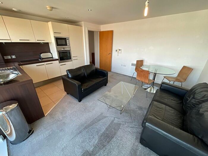 2 Bedroom Apartment To Rent In Britton House, Manchester, M4