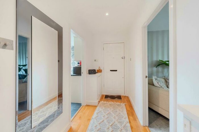 2 Bedroom Flat For Sale In Maidenhead, Berkshire, SL6