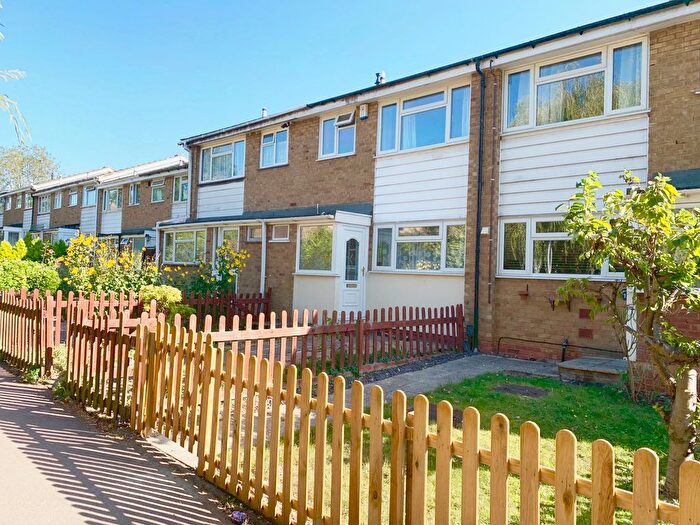 3 Bedroom Town House To Rent In Westmede, Chigwell, IG7