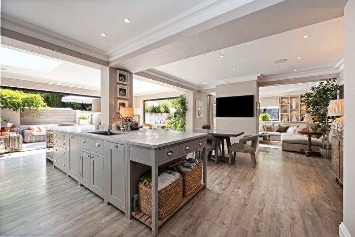 5 Bedroom Detached House For Sale In Hill Drive, Hove, BN3