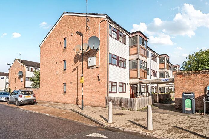 1 Bedroom Maisonette For Sale In Hamilton Close, London, N17