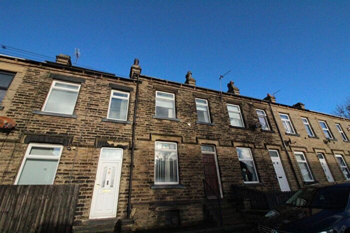 2 Bedroom Terraced House For Sale In Grosvenor Terrace, Heckmondwike, WF16