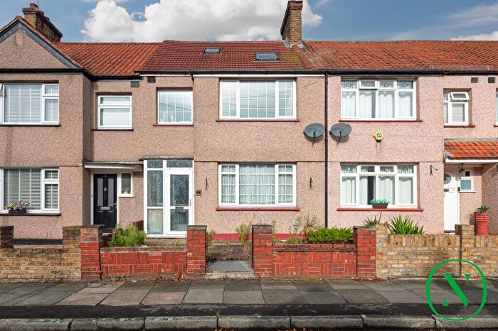 3 Bedroom Terraced House For Sale In Castleton Road, Mitcham, CR4