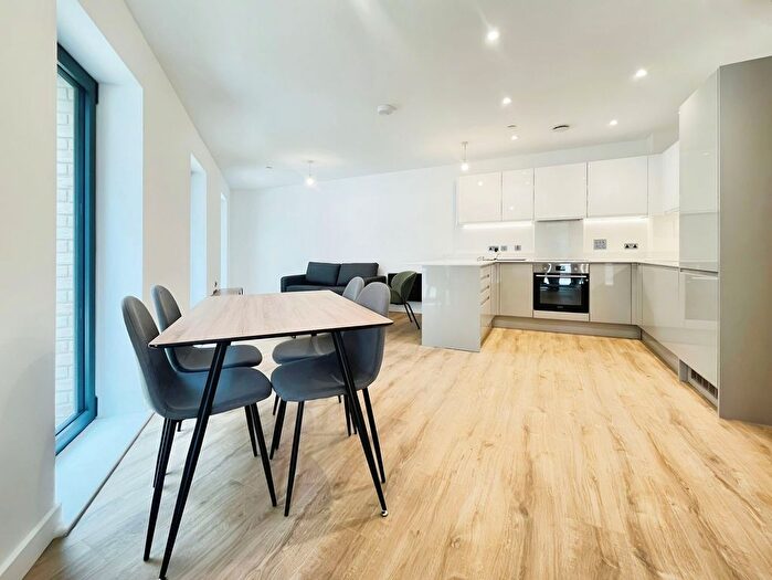2 Bedroom Flat To Rent In Victoria Road, Pyramid House, TN23