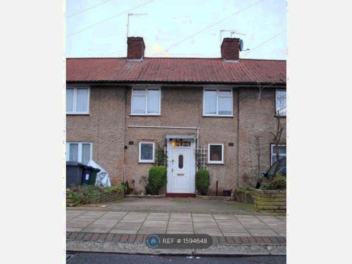 3 Bedroom Terraced House To Rent In Colchester Road, Edgware, HA8
