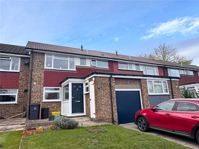 3 Bedroom Terraced House For Sale In Dymchurch Close, Orpington, Bromley, BR6