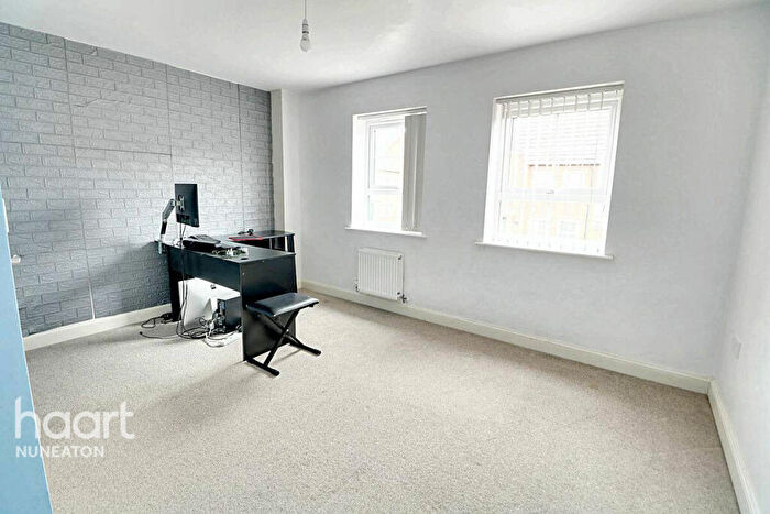 3 Bedroom Semi-Detached House For Sale In Queen Elizabeth Road, Nuneaton, CV10