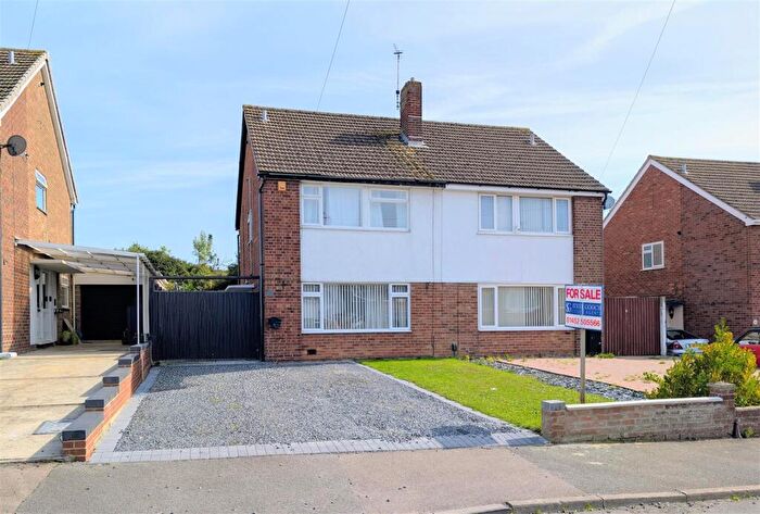 3 Bedroom Semi-Detached House For Sale In Holmwood Drive, Tuffley, Gloucester, GL4