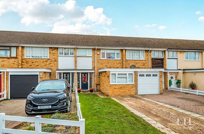 3 Bedroom Terraced House For Sale In Manston Way, Hornchurch, RM12