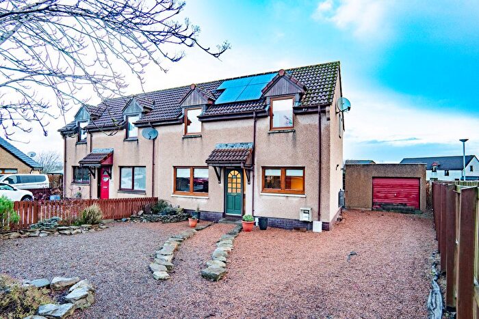 3 Bedroom Semi Detached House For Sale In Cranmore Drive, Inverness, IV2