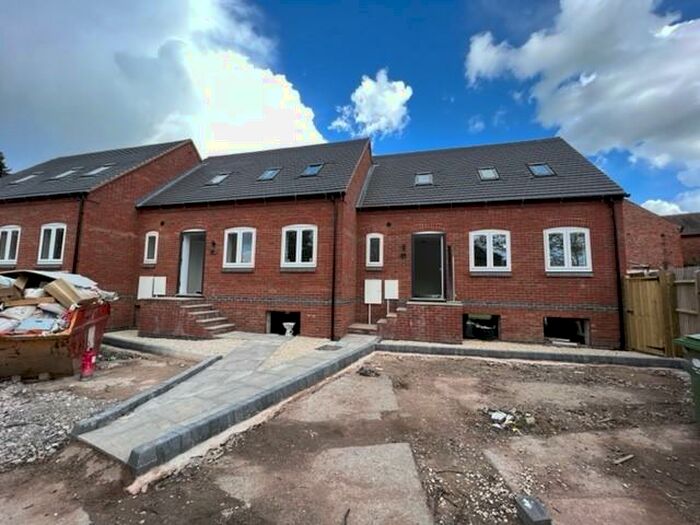 1 Bedroom Town House To Rent In Quarry Hill, Wilnecote, B77