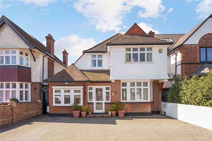 4 Bedroom Detached House For Sale In Traps Lane, New Malden, KT3