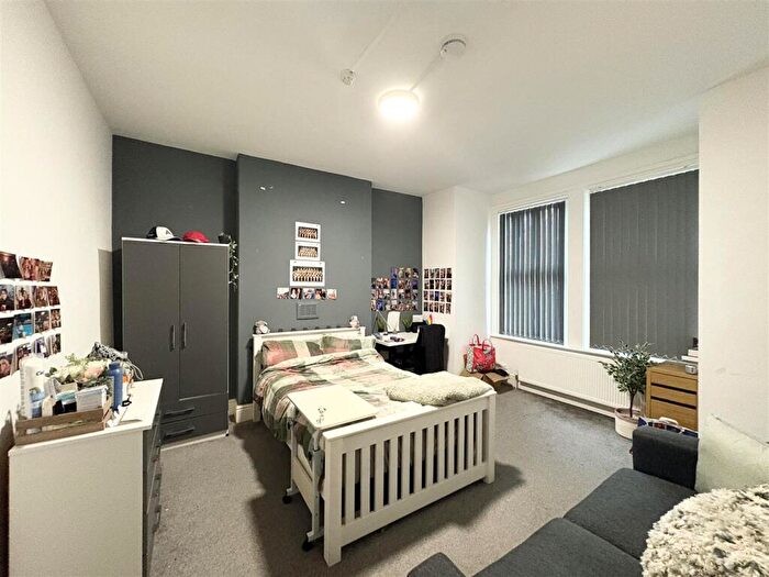 1 Bedroom Flat To Rent In Sherwin Road, Nottingham, NG7