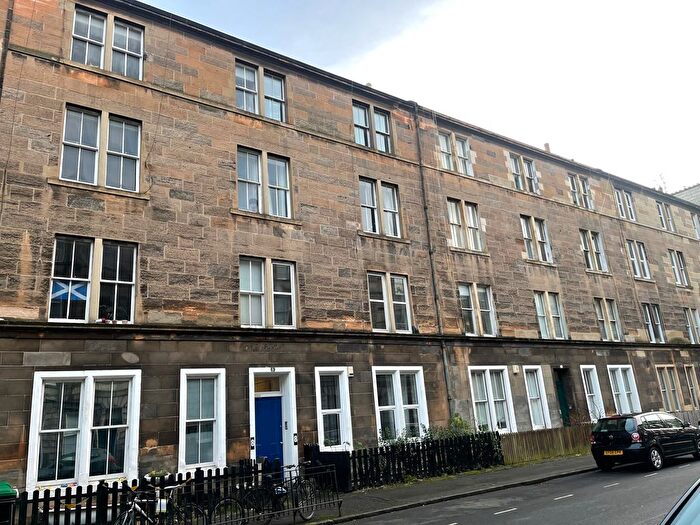 3 Bedroom Flat To Rent In Montague Street, Edinburgh, EH8