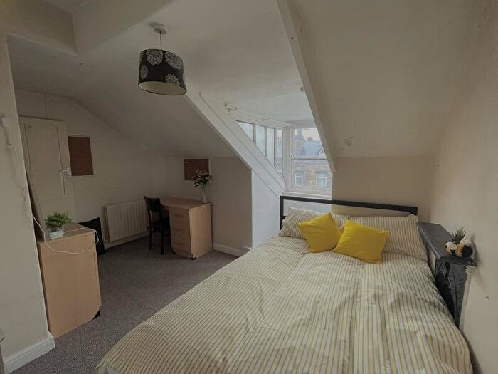 4 Bedroom Terraced House To Rent In Delph Mount, Woodhouse, Leeds, LS6