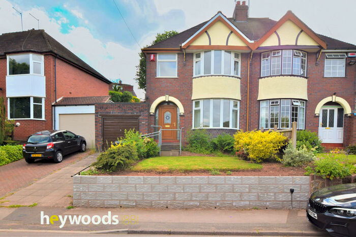 3 Bedroom Semi-Detached House To Rent In Lilleshall Road, Clayton, Newcastle-under-Lyme, ST5
