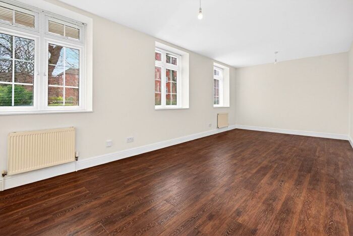 2 Bedroom Flat To Rent In Sable Street, London, N1