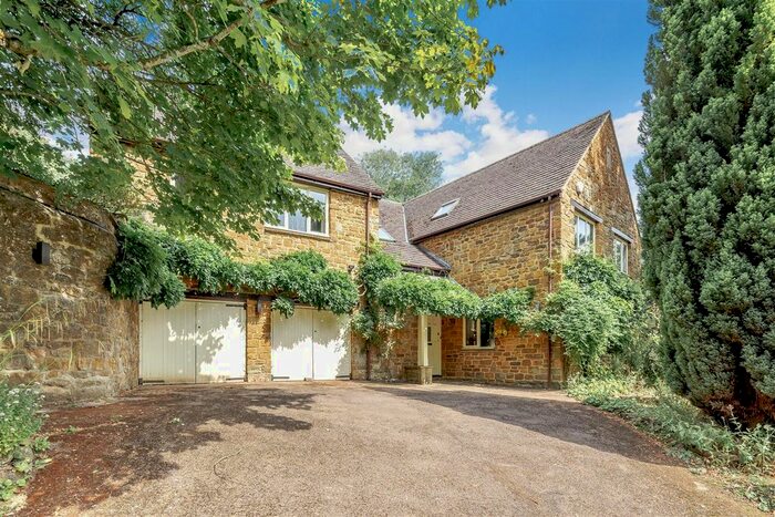 4 Bedroom Property For Sale In Millers Lane, Hornton, Banbury, Oxfordshire, OX15