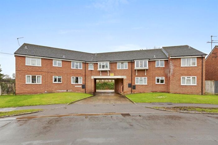 1 Bedroom Apartment For Sale In Willow Court, Intalbury Avenue, Aylesbury, HP19