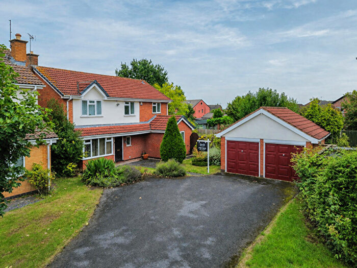 4 Bedroom Detached House For Sale In Gleneagles Close, Mickleover, DE3