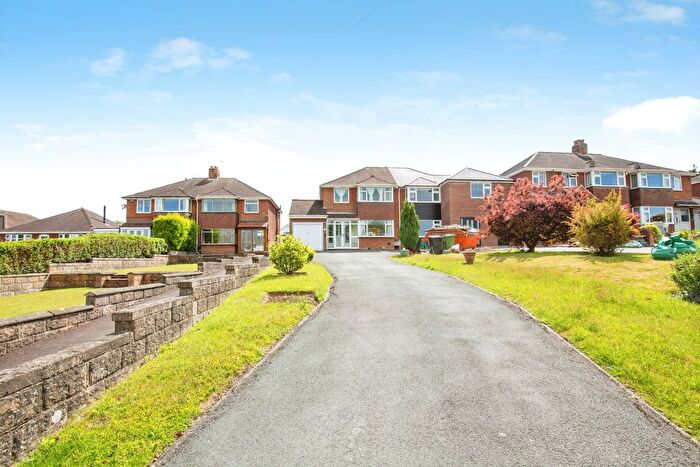 3 Bedroom Semi Detached House For Sale In Manor Close, Baddesley Ensor, CV9