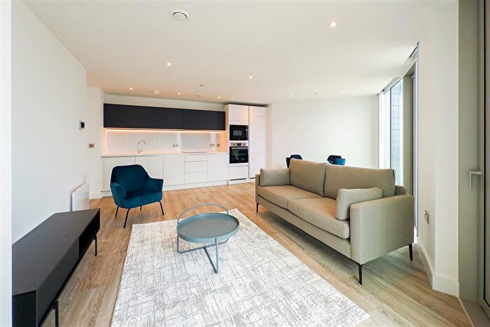 2 Bedroom Apartment To Rent In Thr, M15