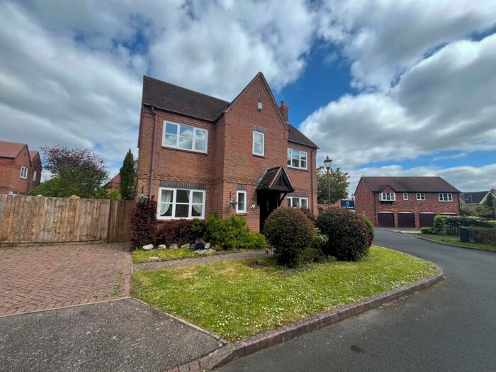3 Bedroom Detached House To Rent In Ivy Way, Dickens Heath, Solihull, B90