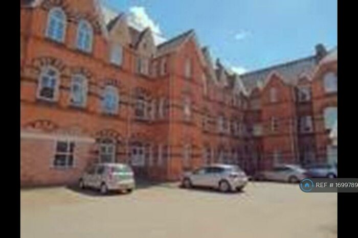 2 Bedroom Flat To Rent In Grosvenor Gate, Leicester, LE5