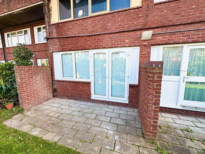 Studio To Rent In Whitehall Road, Uxbridge, UB8