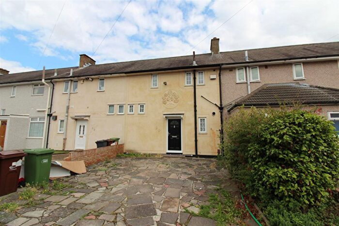 2 Bedroom Terraced House To Rent In Bushway, Dagenham, London, RM8