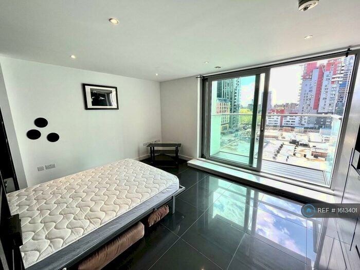 Studio To Rent In Pan Peninsula Square, London, E14