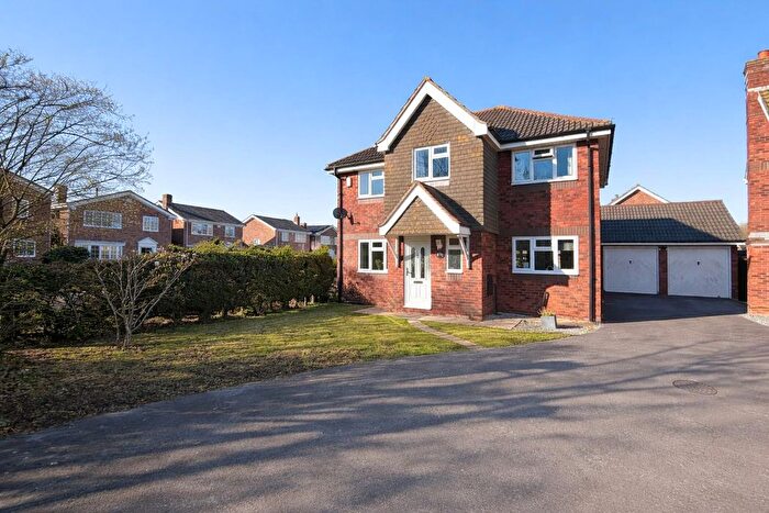 4 Bedroom Detached House For Sale In Tawny Owl Close, Stubbington, Fareham, PO14