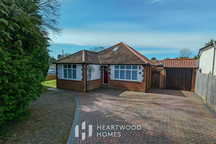 5 Bedroom Bungalow For Sale In Stanley Avenue, St. Albans, AL2