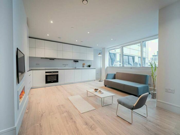 3 Bedroom Detached House To Rent In Glen Garth, Keighley, West Yorkshire, BD21