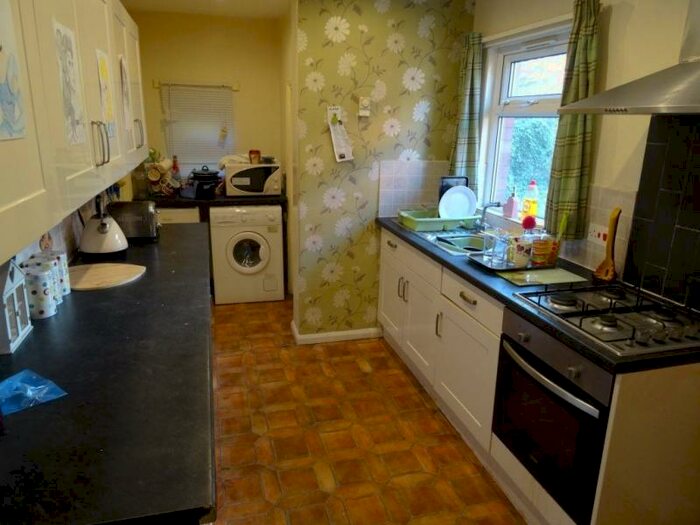 4 Bedroom Terraced House To Rent In Headingley Crescent, Headingley, Leeds, LS6