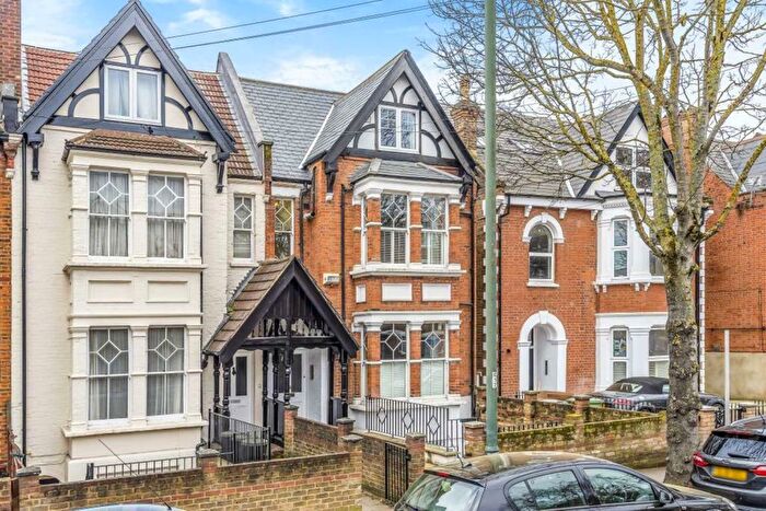 2 Bedroom Flat To Rent In Waldegrave Road, Teddington, TW11