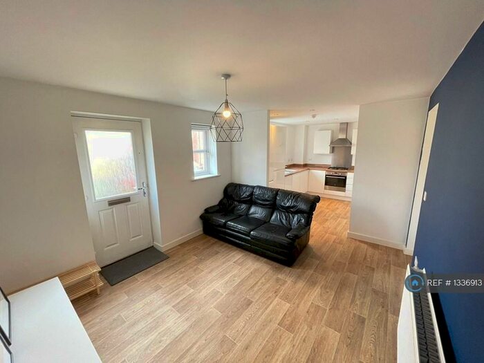 2 Bedroom Flat To Rent In Birnam Court, Birmingham, B29