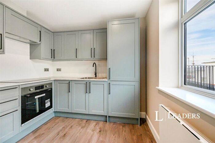 1 Bedroom Flat To Rent In The Hard, Portsmouth, Hampshire, PO1