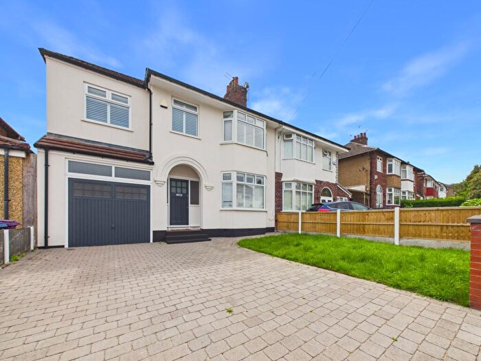 4 Bedroom Semi-Detached House For Sale In Hollytree Road, Woolton, Liverpool., L25