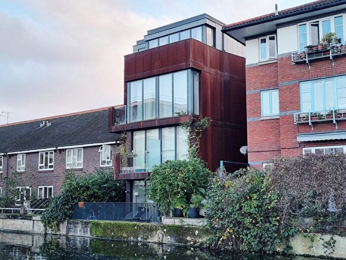 1 Bedroom Flat For Sale In Tannery Apartments, Cester Street, London, E2