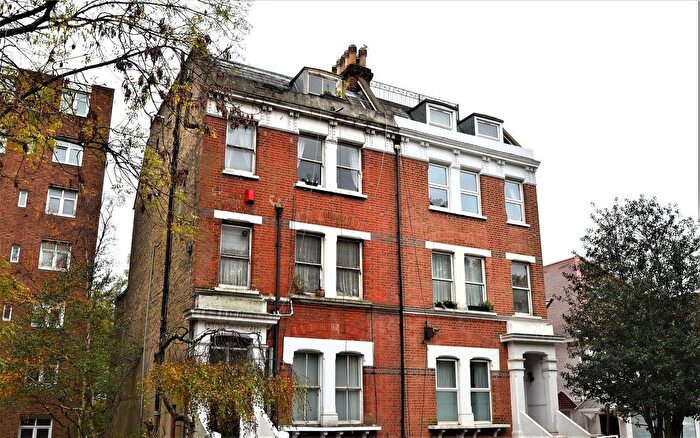 1 Bedroom Flat To Rent In Central Hill, Crystal Palace, SE19
