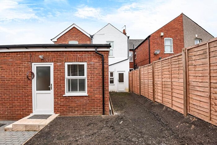 3 Bedroom Flat To Rent In Northumberland Avenue, Reading, RG2
